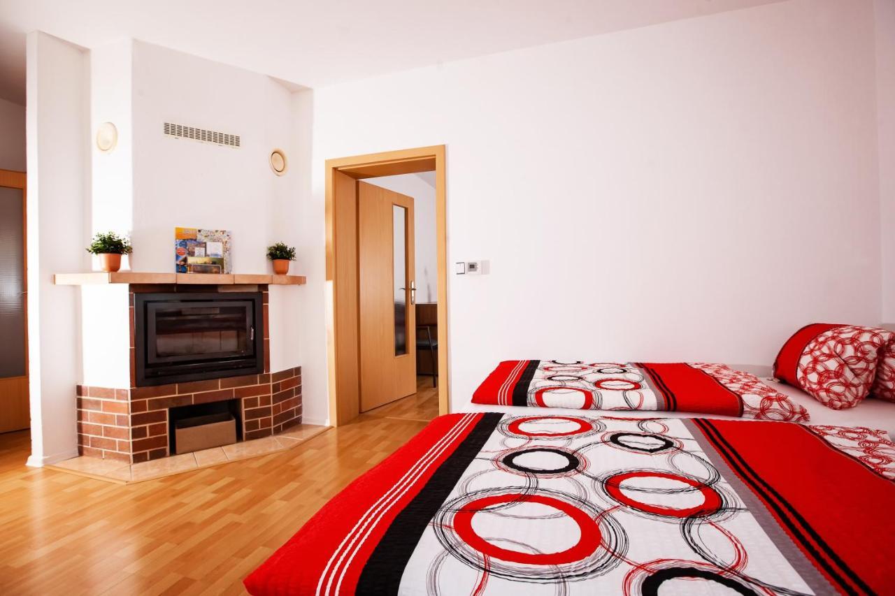 Apartmán Dominhaus Cheb Esterno foto