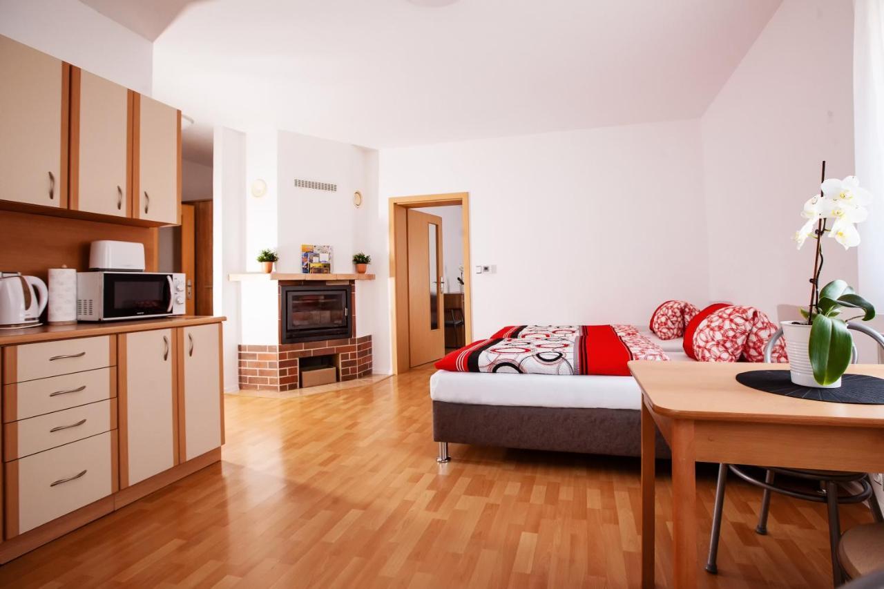 Apartmán Dominhaus Cheb Esterno foto